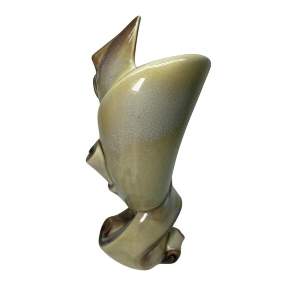 Hull Pottery Parchment and Pine Cornucopia Vase Vintage 1940's - Picture 2 of 4